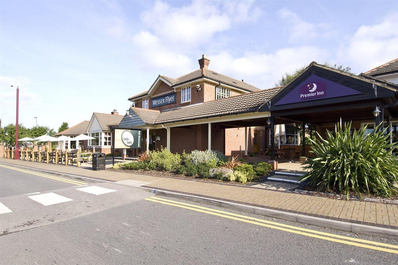 Premier Inn Bristol South Esterno foto