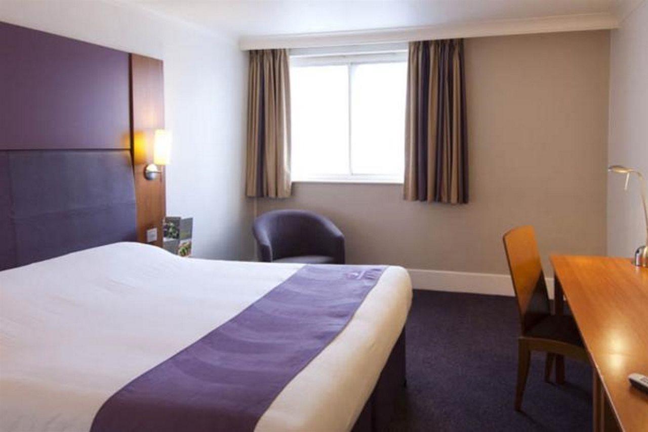 Premier Inn Bristol South Esterno foto
