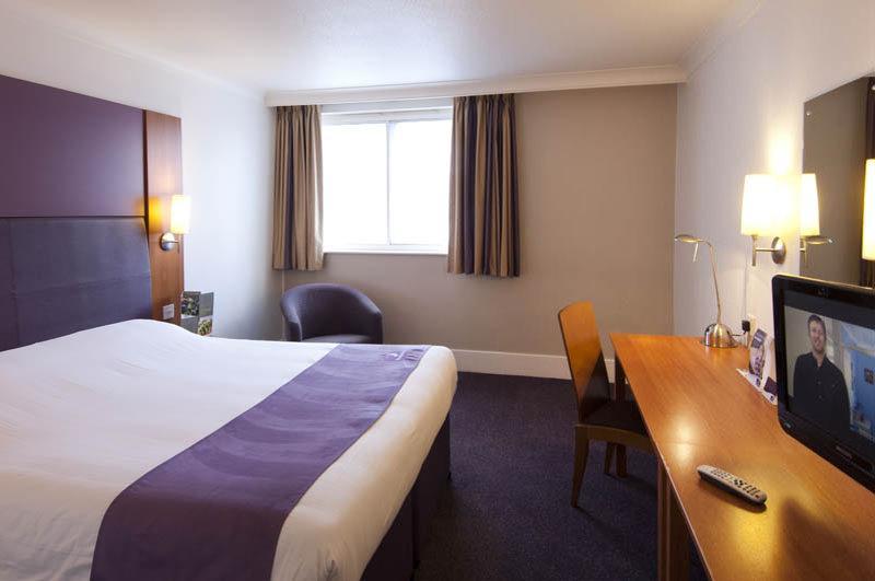 Premier Inn Bristol South Esterno foto