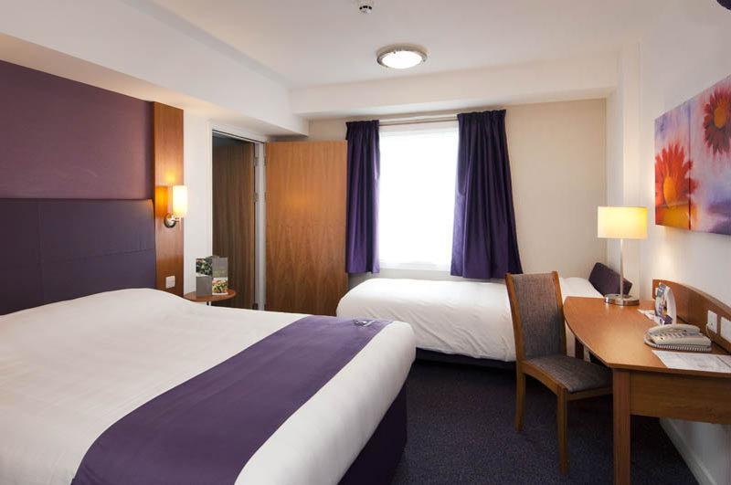 Premier Inn Bristol South Esterno foto